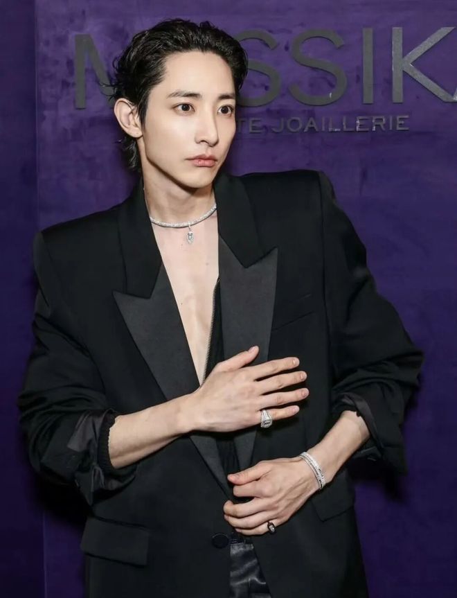 来袭！重金属+基础款叠戴成为造型救赎AG真人旗舰厅登录“Cortis风”(图20)