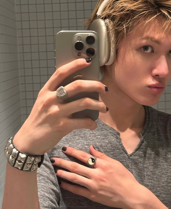 来袭！重金属+基础款叠戴成为造型救赎AG真人旗舰厅登录“Cortis风”(图11)