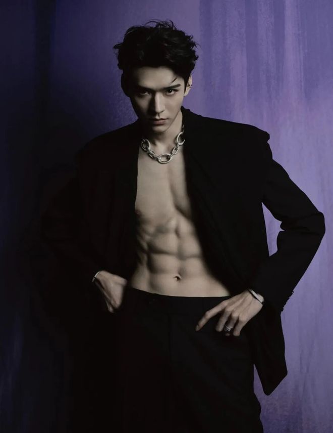 来袭！重金属+基础款叠戴成为造型救赎AG真人旗舰厅登录“Cortis风”(图19)